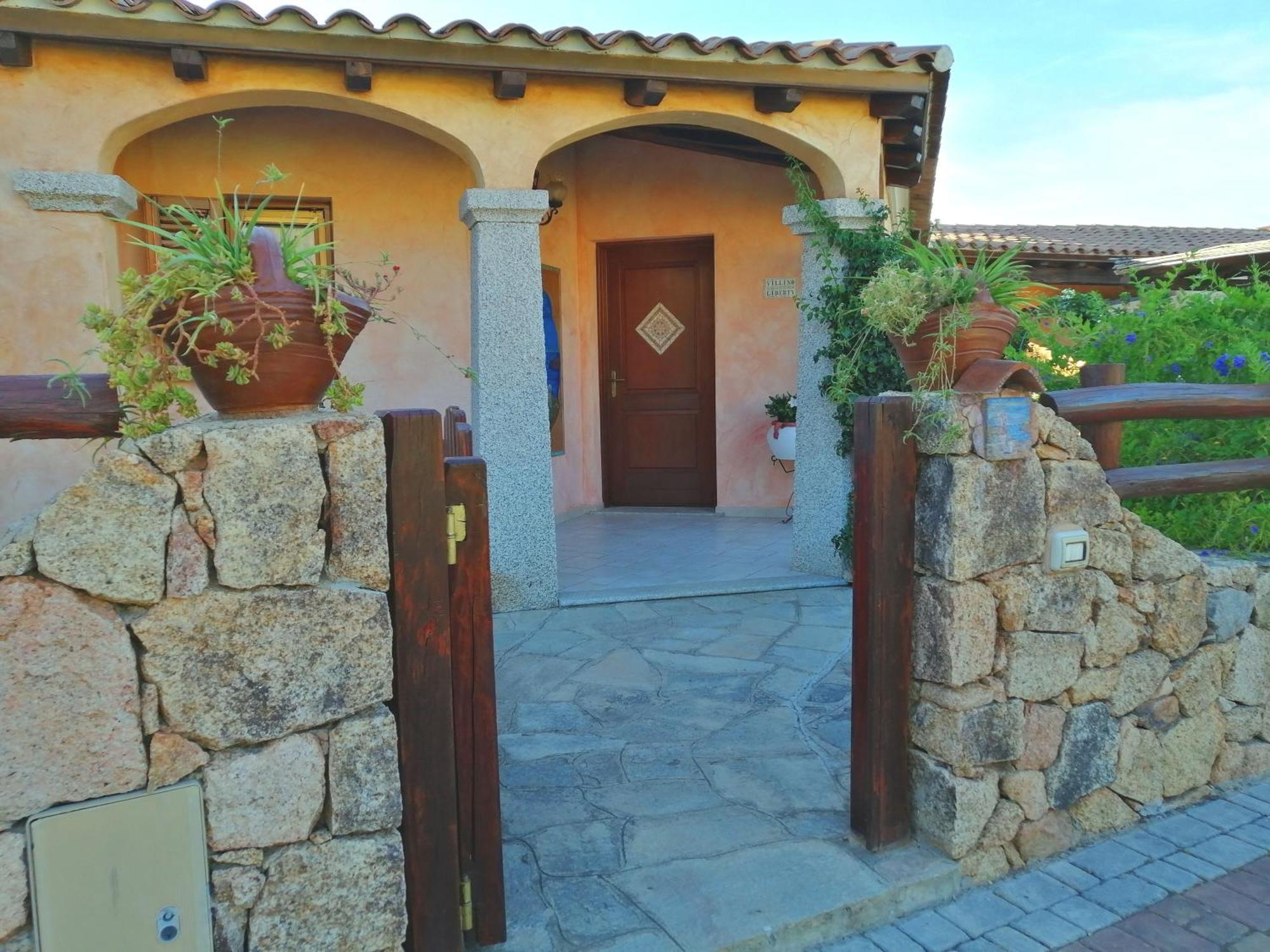 Villa Liberty Budoni タナウネッラ エクステリア 写真
